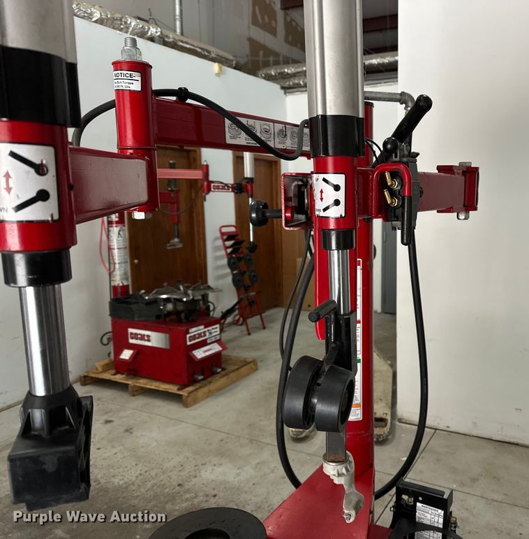 image for item DF8634 Coats 80C tire machine