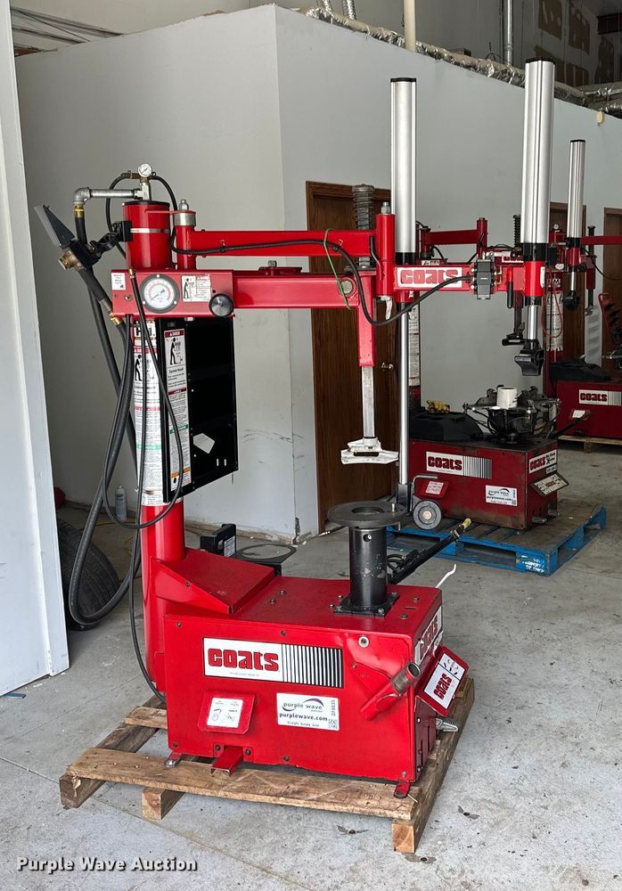 image for item DF8635 Coats 80C tire machine