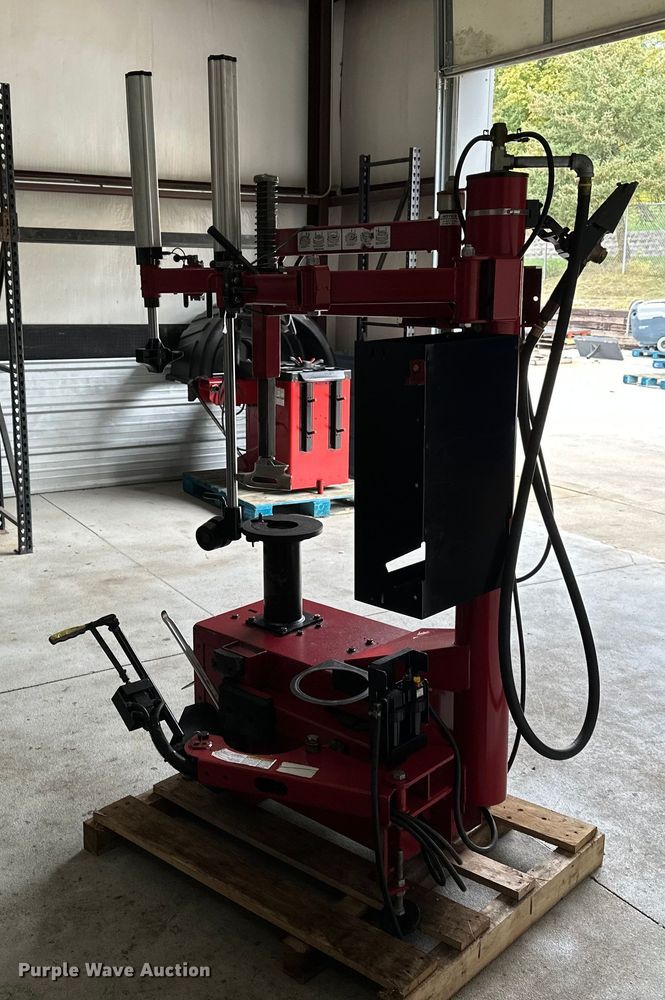 image for item DF8635 Coats 80C tire machine