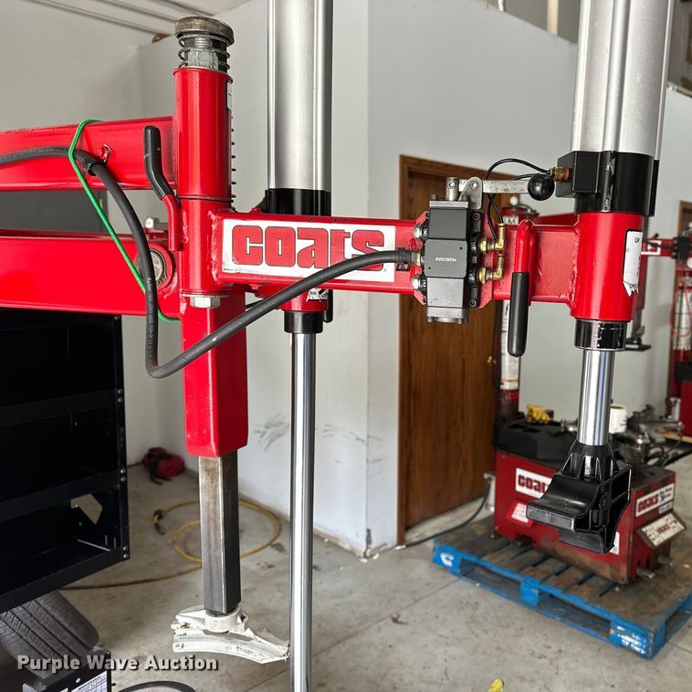 image for item DF8635 Coats 80C tire machine