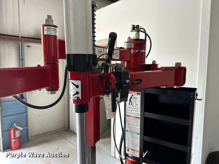 image for item DF8635 Coats 80C tire machine