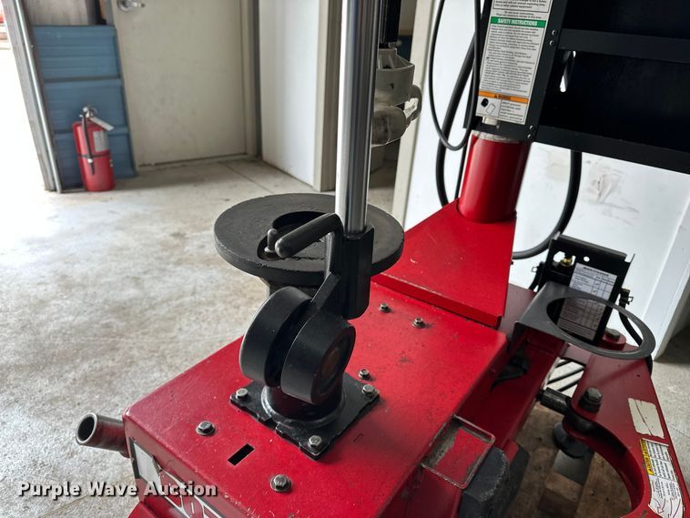 image for item DF8635 Coats 80C tire machine