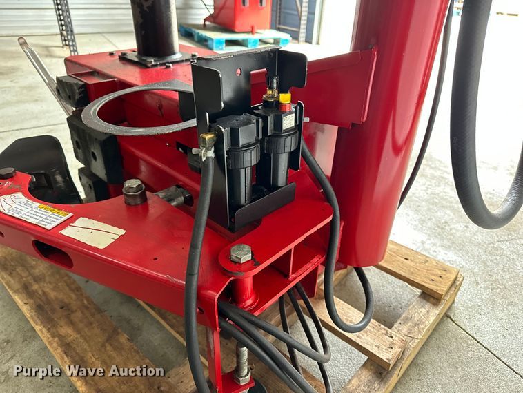 image for item DF8635 Coats 80C tire machine