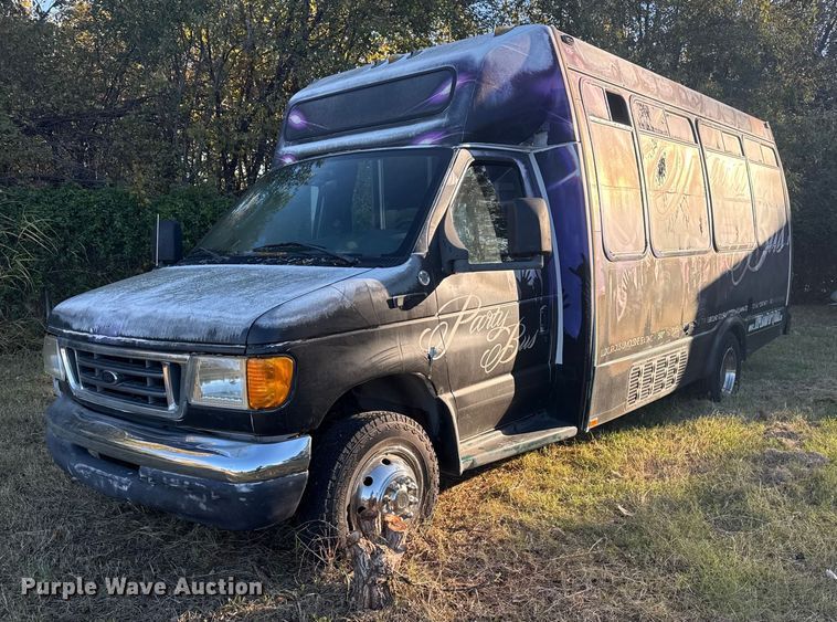 image for item DJ7875 2004 Ford E450 party bus