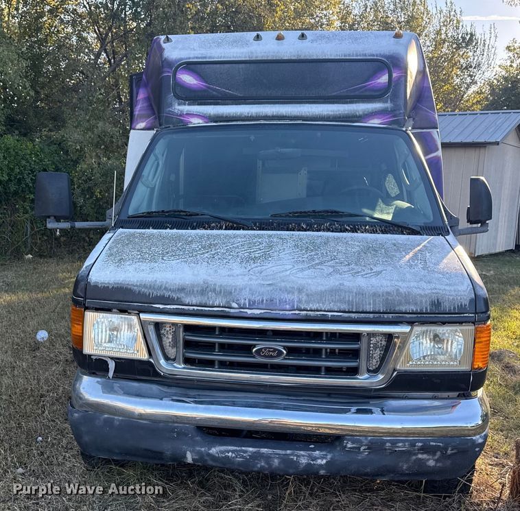 image for item DJ7875 2004 Ford E450 party bus