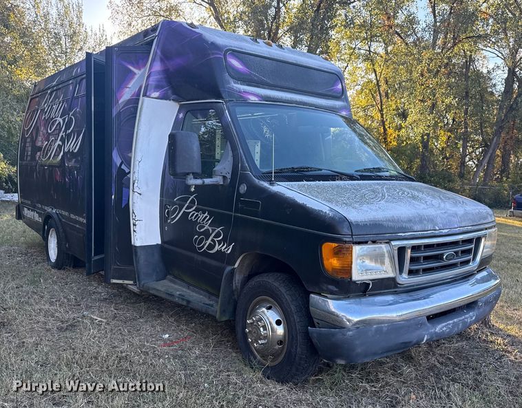 image for item DJ7875 2004 Ford E450 party bus