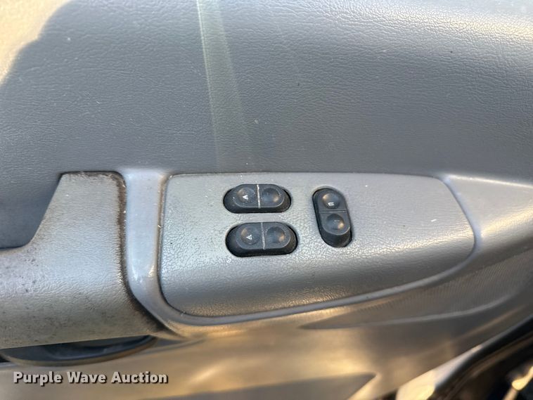 image for item DJ7875 2004 Ford E450 party bus