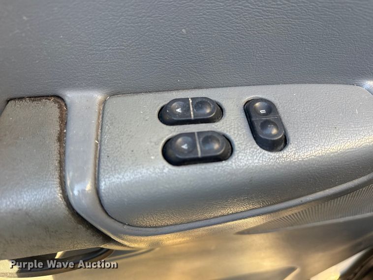 image for item DJ7875 2004 Ford E450 party bus