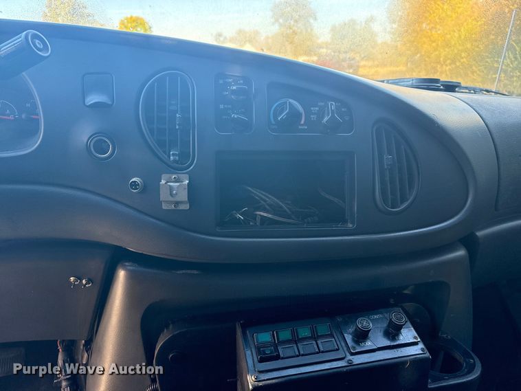 image for item DJ7875 2004 Ford E450 party bus