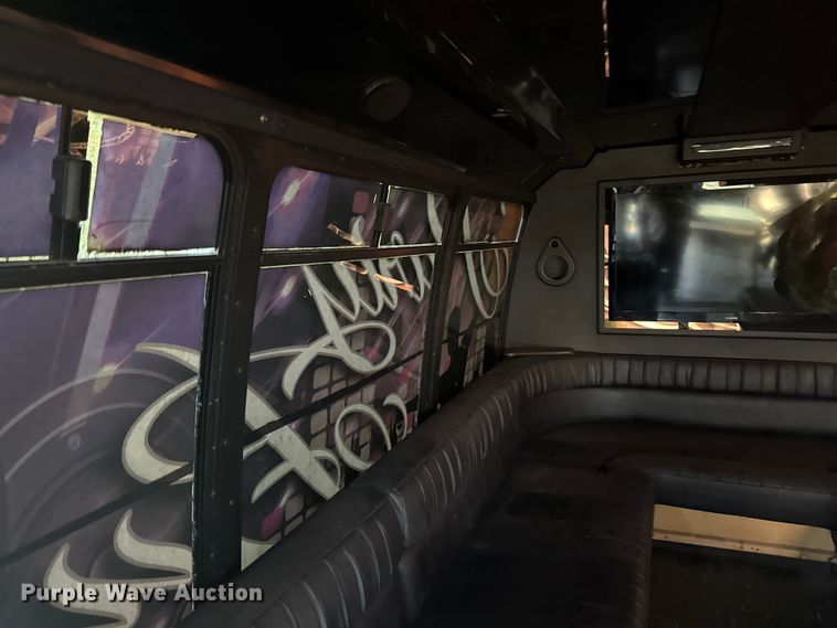 image for item DJ7875 2004 Ford E450 party bus