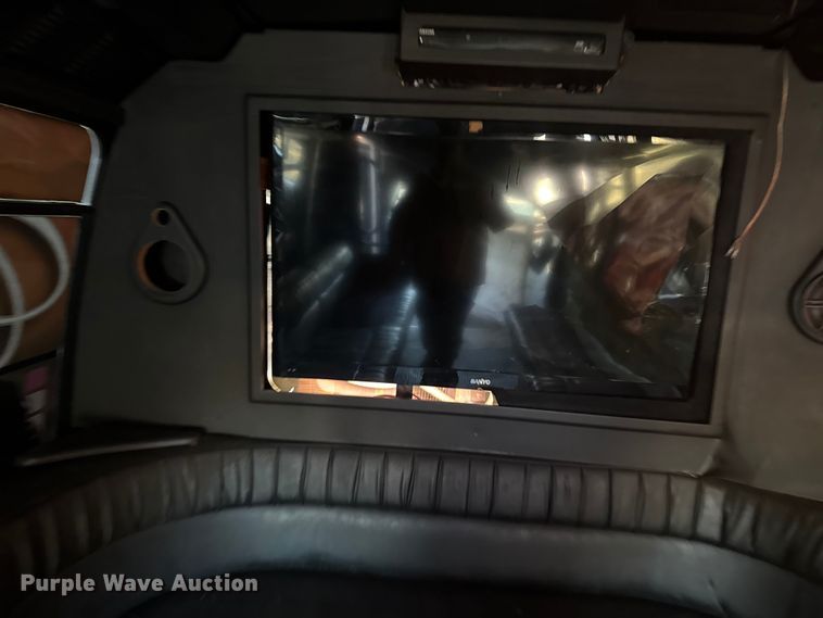 image for item DJ7875 2004 Ford E450 party bus