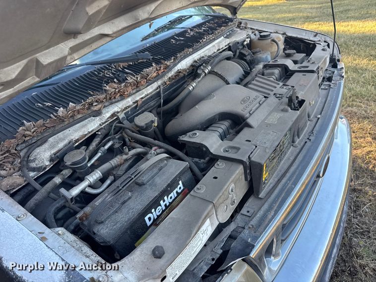 image for item DJ7875 2004 Ford E450 party bus