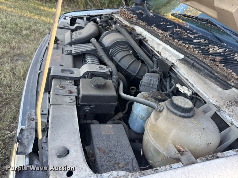 image for item DJ7875 2004 Ford E450 party bus