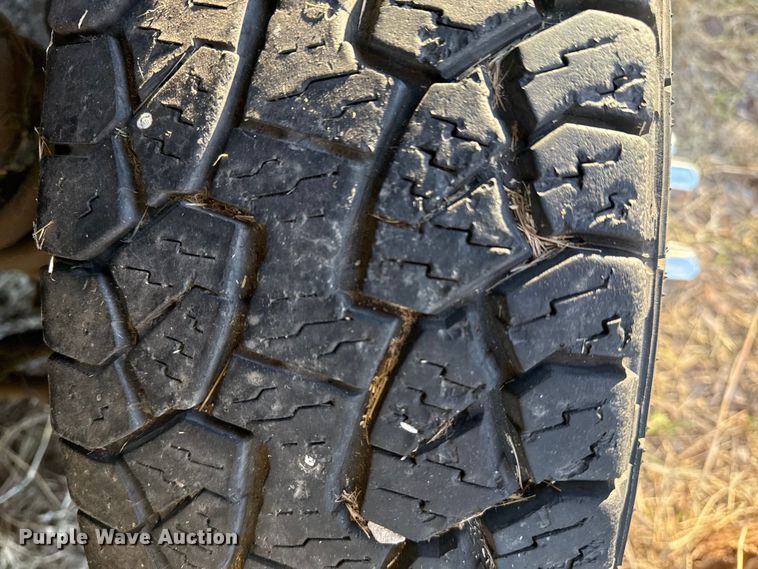 image for item DJ7875 2004 Ford E450 party bus