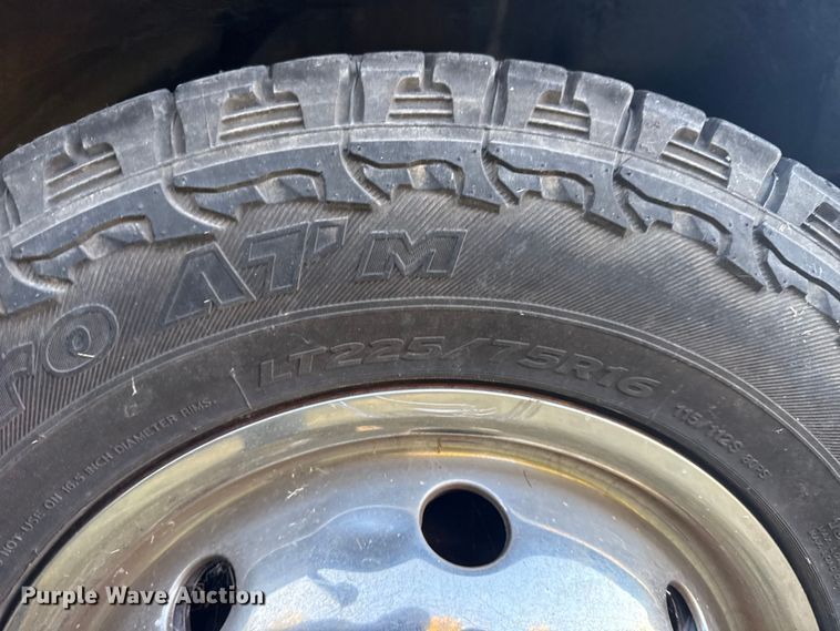 image for item DJ7875 2004 Ford E450 party bus