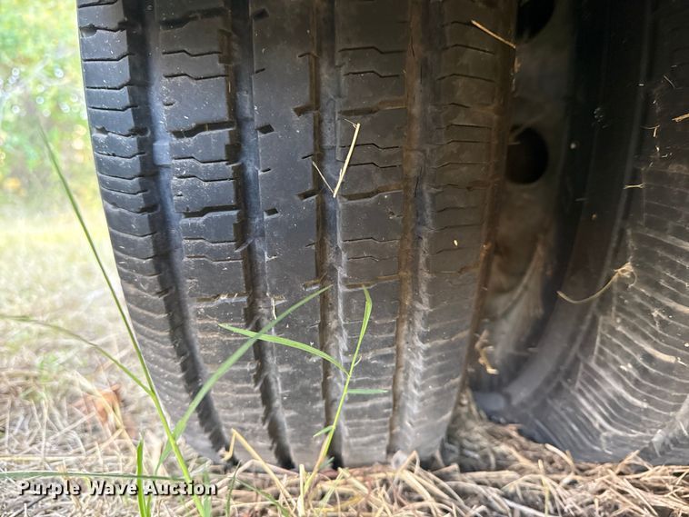 image for item DJ7875 2004 Ford E450 party bus