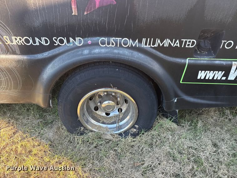 image for item DJ7875 2004 Ford E450 party bus