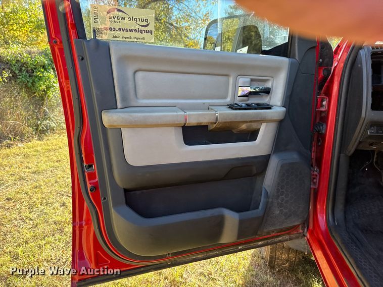 image for item DJ7876 2011 Dodge Ram 5500 Crew Cab utility / service truck