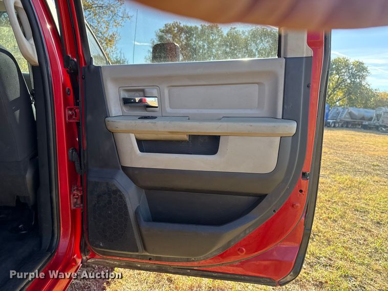 image for item DJ7876 2011 Dodge Ram 5500 Crew Cab utility / service truck