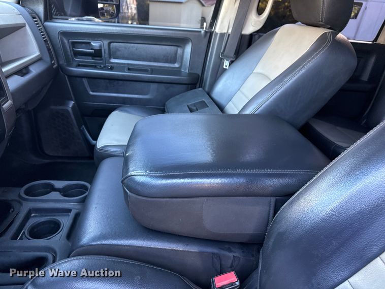 image for item DJ7877 2012 Dodge Ram 5500 Crew Cab flatbed truck