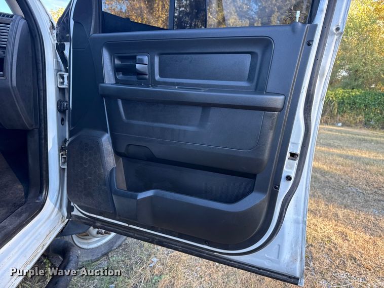 image for item DJ7877 2012 Dodge Ram 5500 Crew Cab flatbed truck