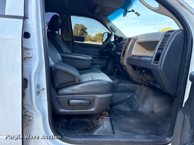 image for item DJ7877 2012 Dodge Ram 5500 Crew Cab flatbed truck