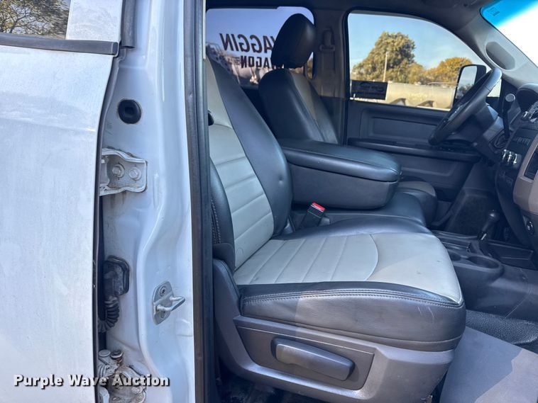 image for item DJ7877 2012 Dodge Ram 5500 Crew Cab flatbed truck