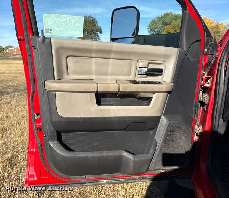 image for item DJ7878 2011 Dodge Ram 5500 Crew Cab utility / service truck