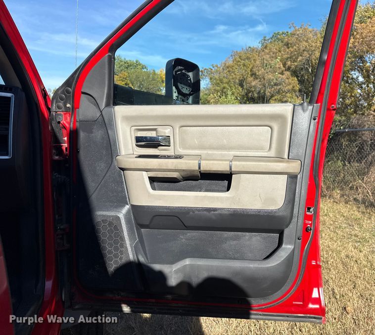 image for item DJ7878 2011 Dodge Ram 5500 Crew Cab utility / service truck