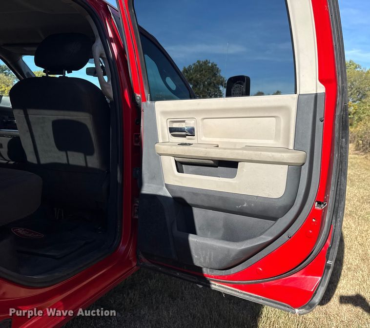 image for item DJ7878 2011 Dodge Ram 5500 Crew Cab utility / service truck