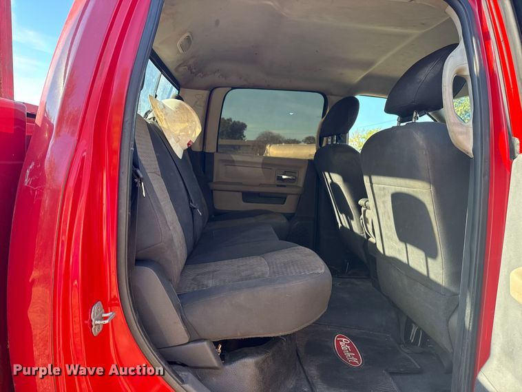 image for item DJ7878 2011 Dodge Ram 5500 Crew Cab utility / service truck