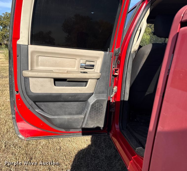 image for item DJ7878 2011 Dodge Ram 5500 Crew Cab utility / service truck