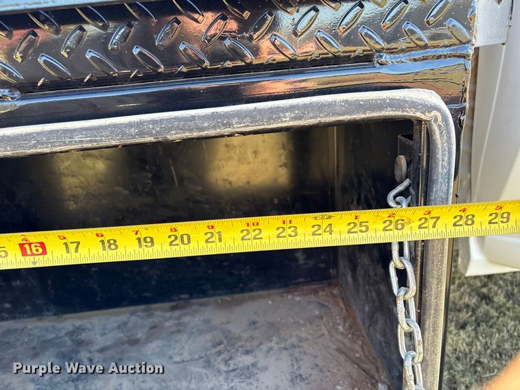 image for item DJ7953 2022 Chevrolet Silverado 3500HD  Crew Cab flatbed pickup truck