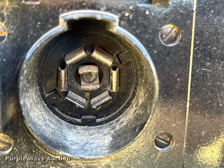 image for item DJ7953 2022 Chevrolet Silverado 3500HD  Crew Cab flatbed pickup truck