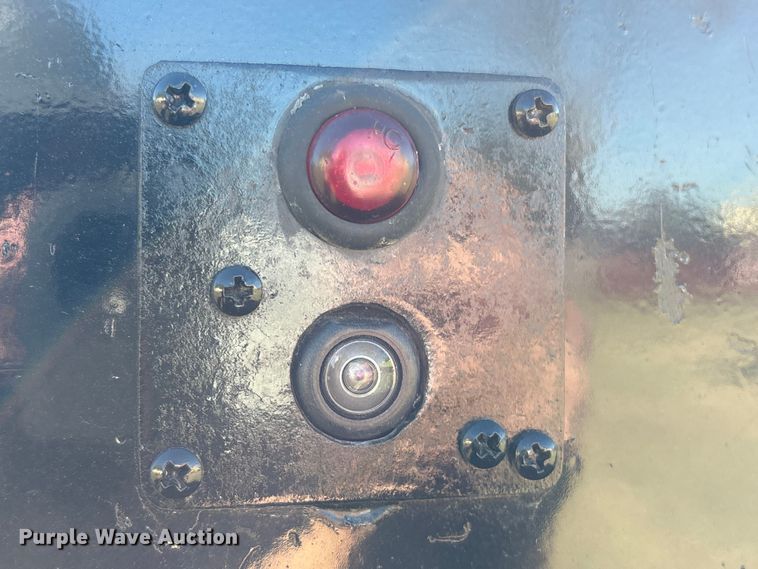 image for item DJ7953 2022 Chevrolet Silverado 3500HD  Crew Cab flatbed pickup truck