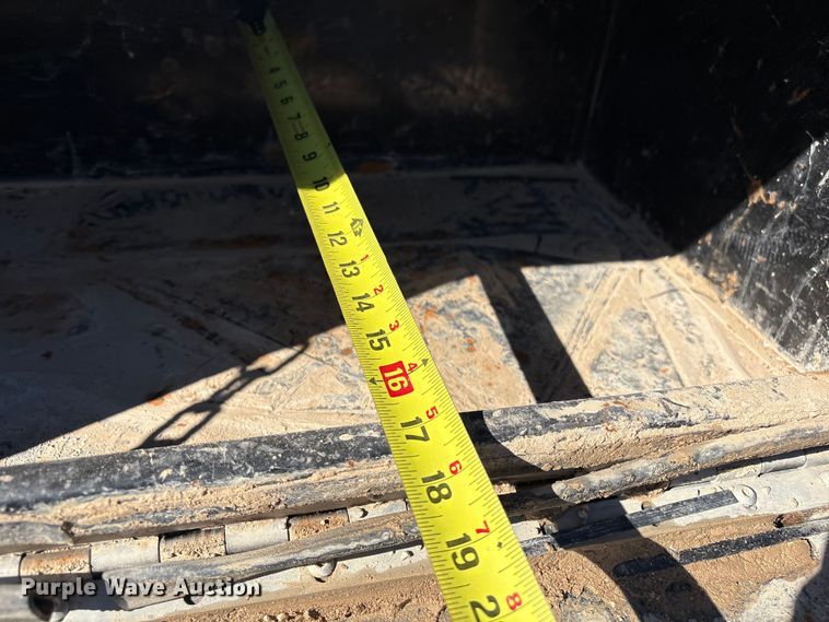 image for item DJ7953 2022 Chevrolet Silverado 3500HD  Crew Cab flatbed pickup truck