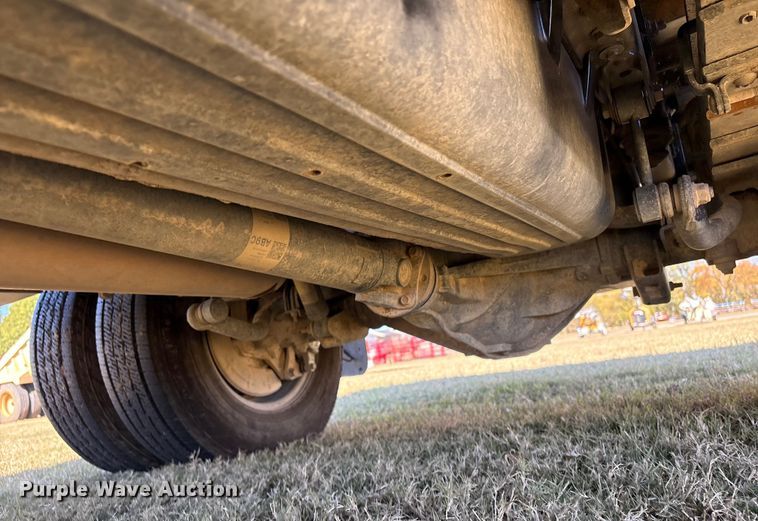 image for item DJ7953 2022 Chevrolet Silverado 3500HD  Crew Cab flatbed pickup truck