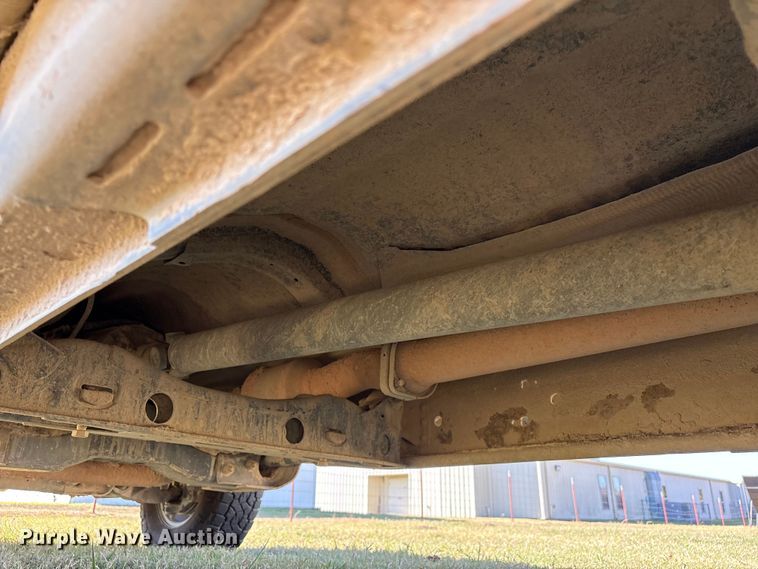 image for item DJ7953 2022 Chevrolet Silverado 3500HD  Crew Cab flatbed pickup truck