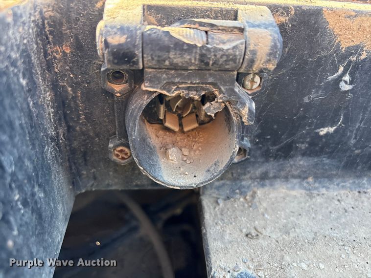 image for item DJ7953 2022 Chevrolet Silverado 3500HD  Crew Cab flatbed pickup truck