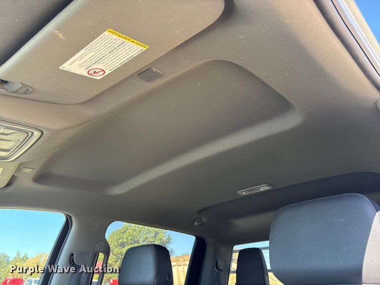 image for item DJ7953 2022 Chevrolet Silverado 3500HD  Crew Cab flatbed pickup truck