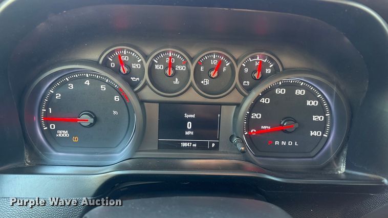 image for item DJ7953 2022 Chevrolet Silverado 3500HD  Crew Cab flatbed pickup truck