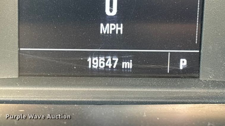 image for item DJ7953 2022 Chevrolet Silverado 3500HD  Crew Cab flatbed pickup truck