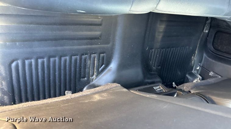 image for item DJ7953 2022 Chevrolet Silverado 3500HD  Crew Cab flatbed pickup truck