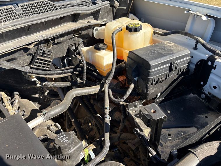 image for item DJ7953 2022 Chevrolet Silverado 3500HD  Crew Cab flatbed pickup truck