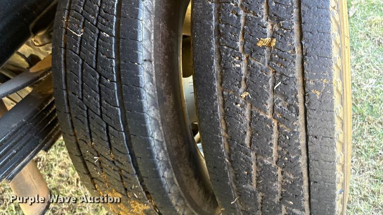 image for item DJ7953 2022 Chevrolet Silverado 3500HD  Crew Cab flatbed pickup truck