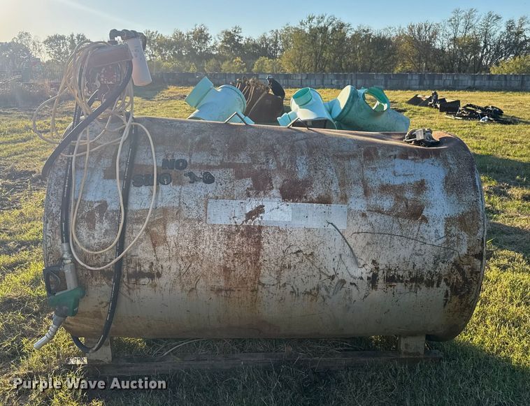 image for item DJ7971 Fuel tank