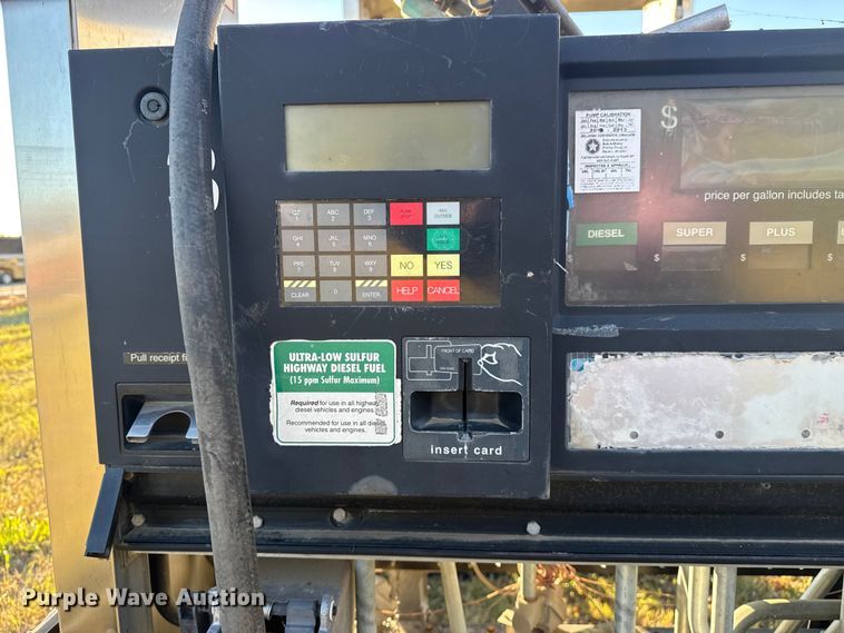 image for item DJ7972 (2) fuel pumps