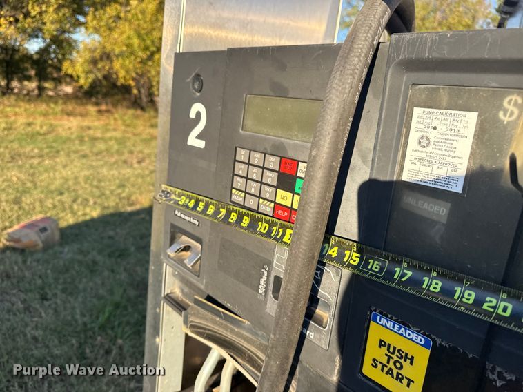 image for item DJ7972 (2) fuel pumps