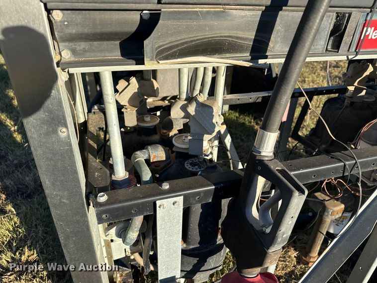 image for item DJ7972 (2) fuel pumps