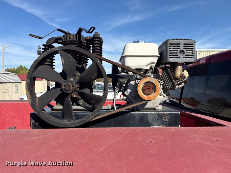 image for item DJ7982 2011 Dodge Ram 5500 Crew Cab utility / service truck